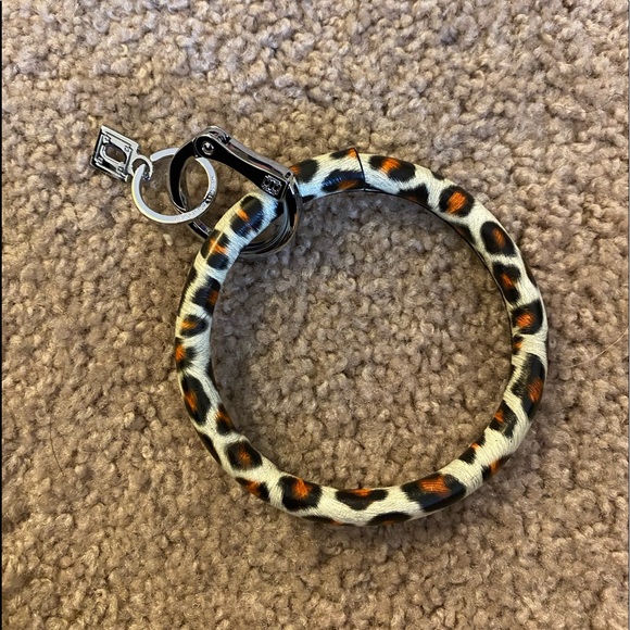 Leopard circle keychain - Picture 2 of 2